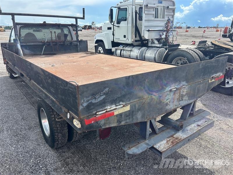 Ford F-450 Flatbed / Dropside trucks