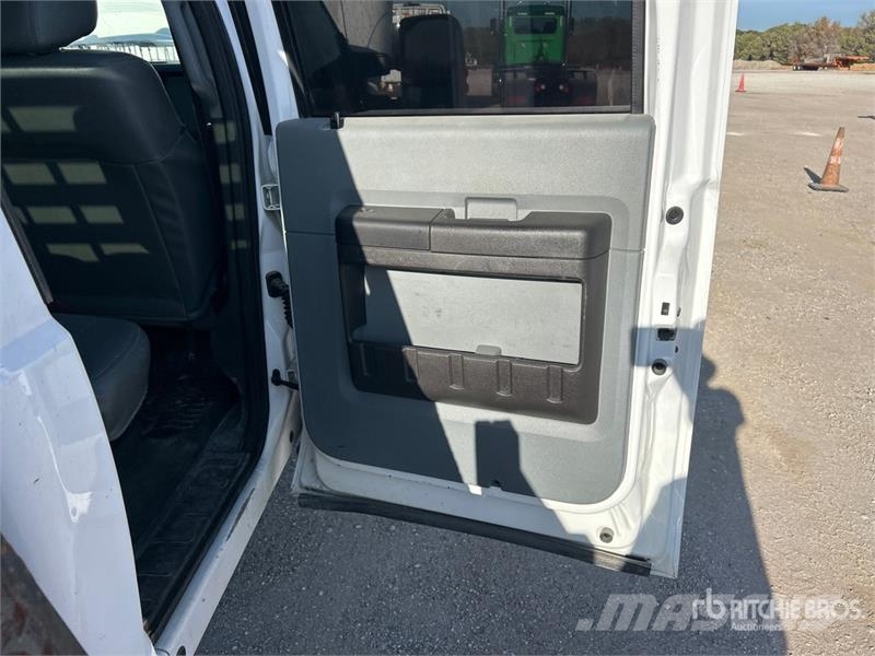 Ford F-450 Platformas/izkraušana no sāniem
