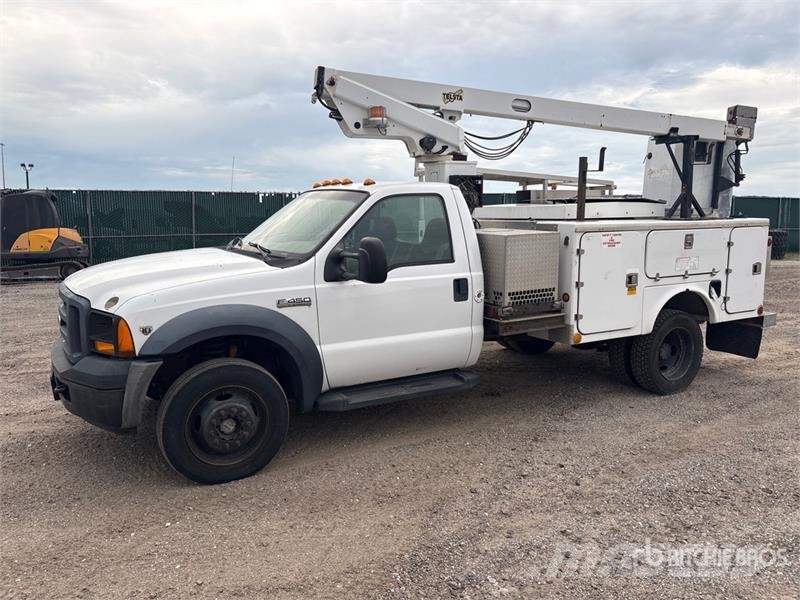 Ford F-450 المنصات الهوائية المثبتة على شاحنة