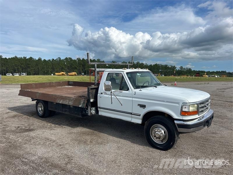 Ford F-450 Flatbed / Dropside trucks