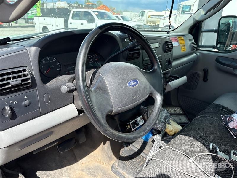 Ford F-450 المنصات الهوائية المثبتة على شاحنة