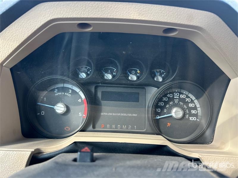 Ford F-450 Ciężarówki typu Platforma / Skrzynia