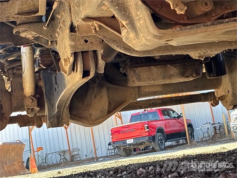 Ford F-450 Tovornjaki s kesonom/platojem