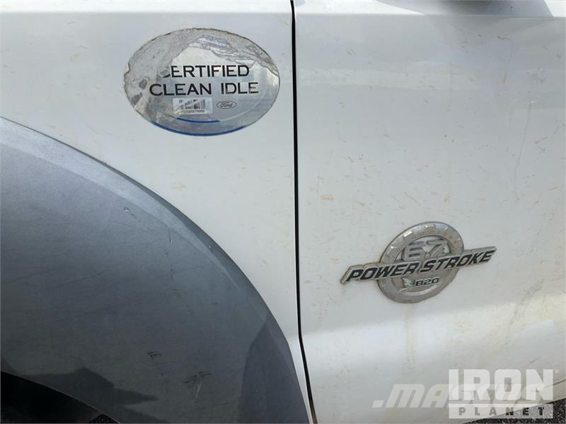 Ford F-450 Pritschenwagen/Pritschenwagen mit Seitenklappe