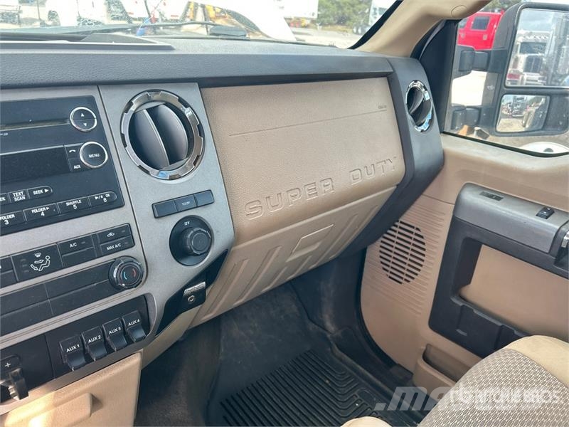 Ford F-450 Ciężarówki typu Platforma / Skrzynia