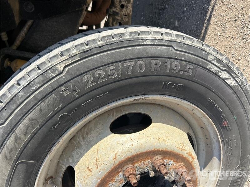 Ford F-450 Platformas/izkraušana no sāniem