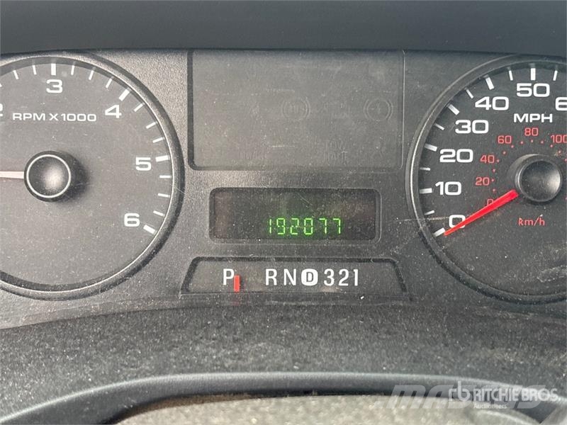 Ford F-450 المنصات الهوائية المثبتة على شاحنة