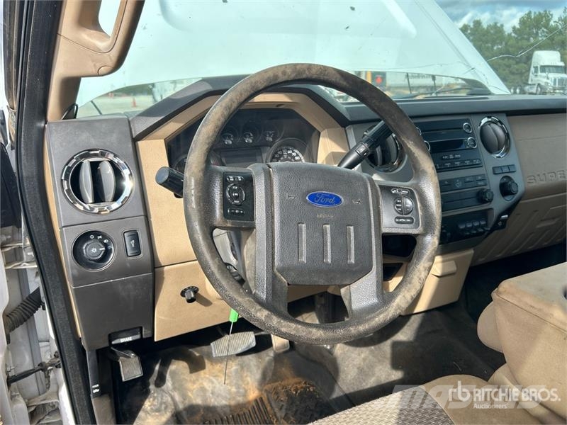 Ford F-450 Ciężarówki typu Platforma / Skrzynia