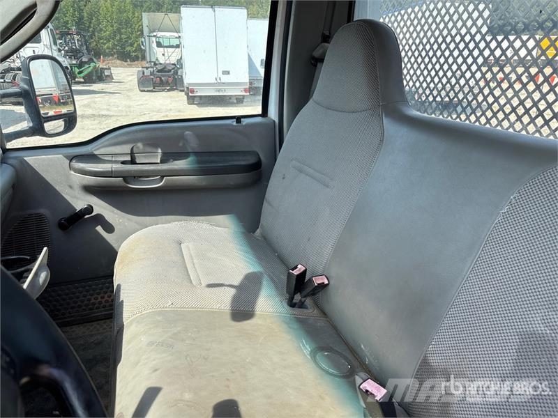 Ford F-450 Platformas/izkraušana no sāniem