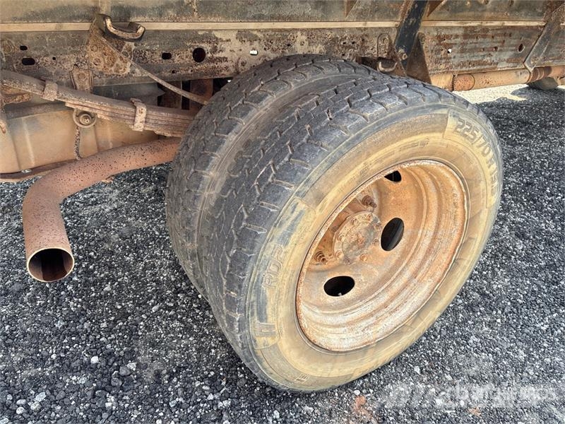 Ford F-450 Platformas/izkraušana no sāniem