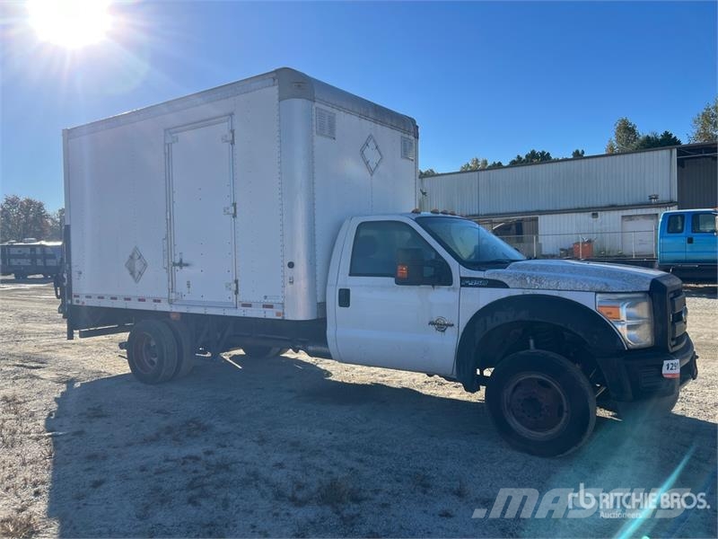 Ford F-450 Skriňová nadstavba