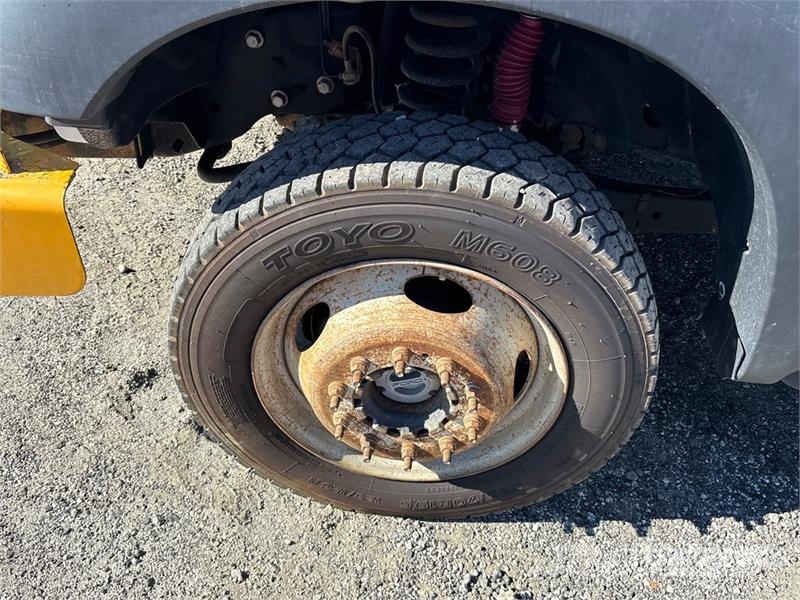 Ford F-450 Tovornjaki s kesonom/platojem