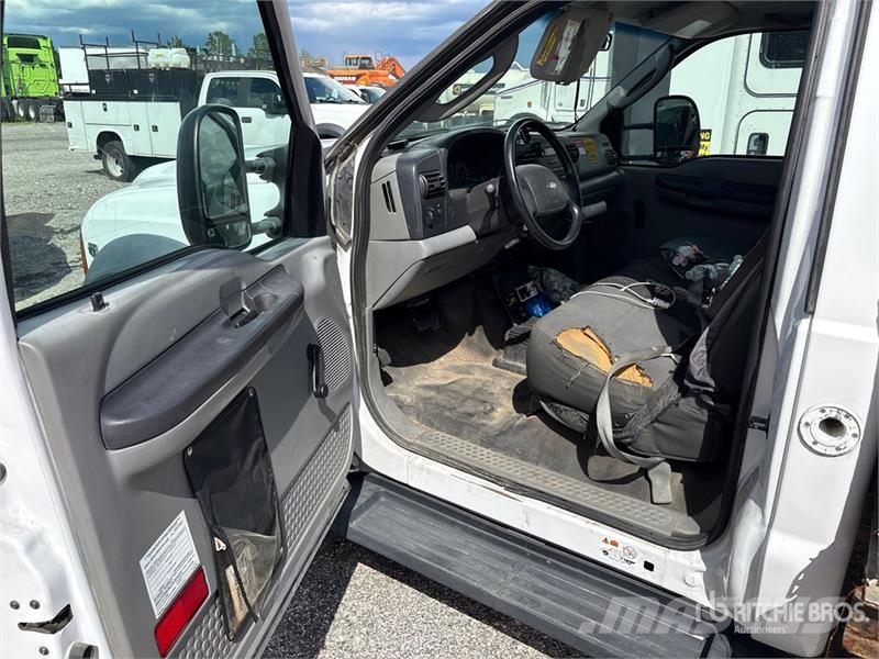 Ford F-450 المنصات الهوائية المثبتة على شاحنة