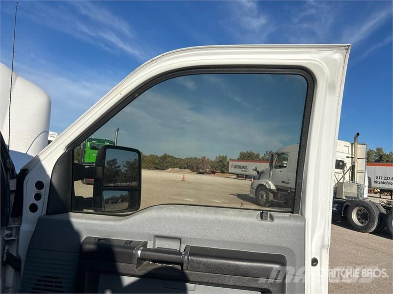 Ford F-450 Platformas/izkraušana no sāniem