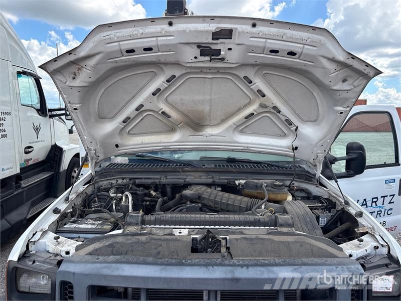 Ford F-450 المنصات الهوائية المثبتة على شاحنة