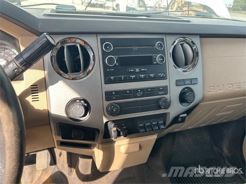 Ford F-450 Ciężarówki typu Platforma / Skrzynia
