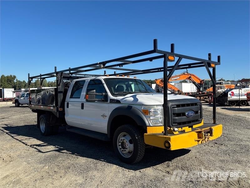 Ford F-450 Tovornjaki s kesonom/platojem
