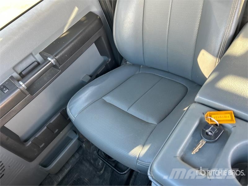 Ford F-450 Platformas/izkraušana no sāniem