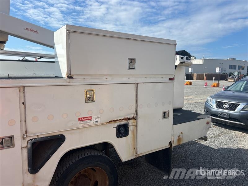 Ford F-450 المنصات الهوائية المثبتة على شاحنة