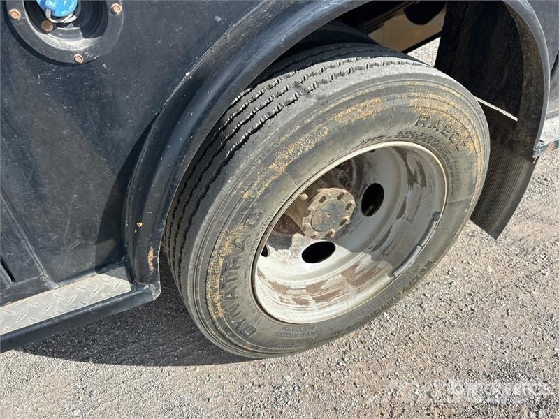 Ford F-450 Ciężarówki typu Platforma / Skrzynia
