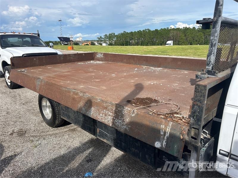 Ford F-450 Flatbed / Dropside trucks