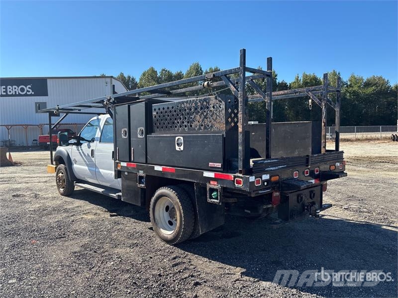 Ford F-450 Tovornjaki s kesonom/platojem