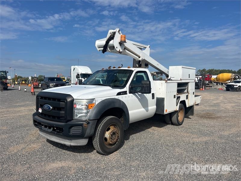 Ford F-450 المنصات الهوائية المثبتة على شاحنة