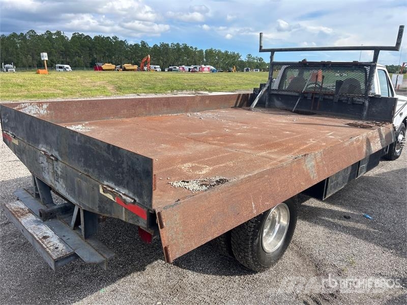 Ford F-450 Flatbed / Dropside trucks