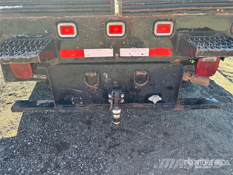 Ford F-450 Tovornjaki s kesonom/platojem