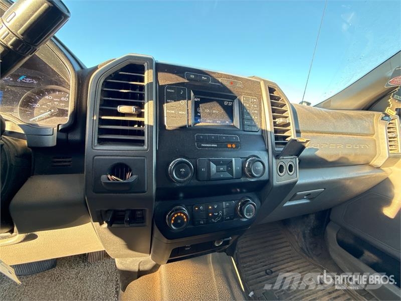 Ford F-450 Ciężarówki typu Platforma / Skrzynia