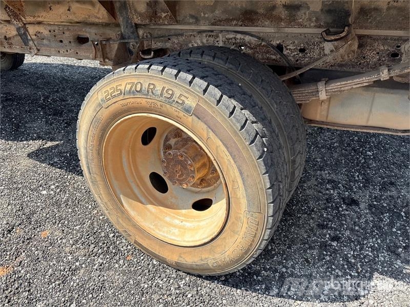 Ford F-450 Platformas/izkraušana no sāniem