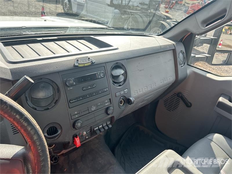 Ford F-450 المنصات الهوائية المثبتة على شاحنة