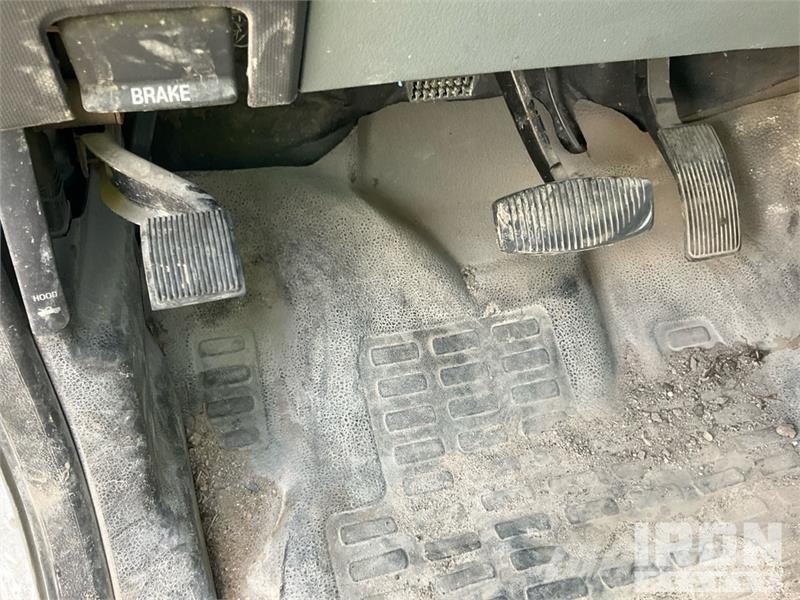 Ford F-450 Pritschenwagen/Pritschenwagen mit Seitenklappe