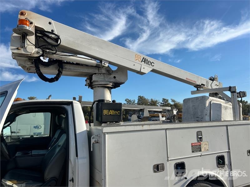 Ford F-450 Araç üstü platformlar
