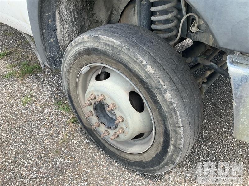 Ford F-450 Pritschenwagen/Pritschenwagen mit Seitenklappe