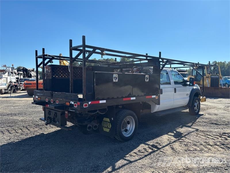 Ford F-450 Tovornjaki s kesonom/platojem