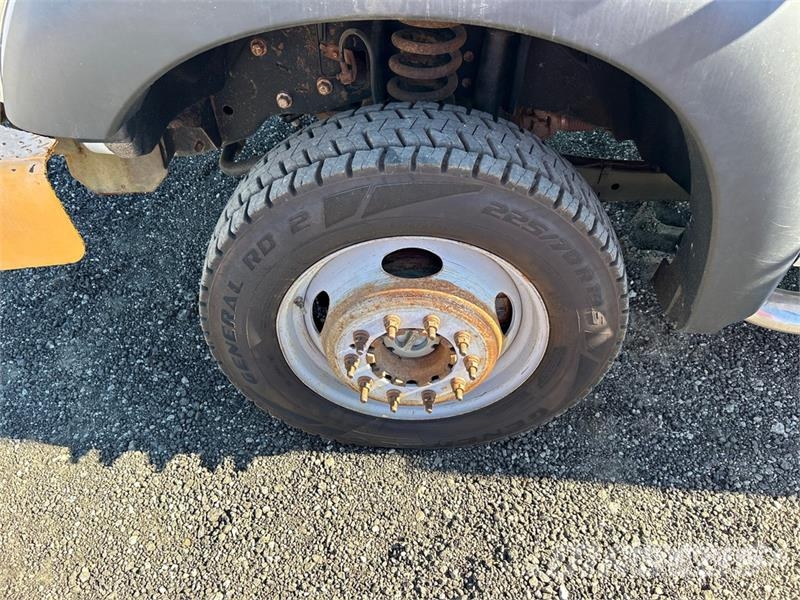 Ford F-450 Flakbilar