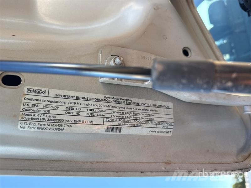Ford F-450 Ciężarówki typu Platforma / Skrzynia