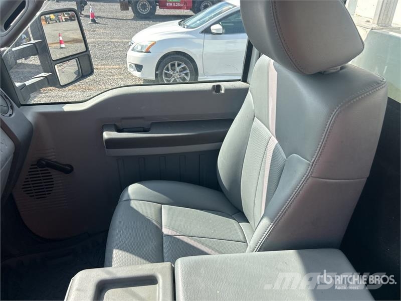 Ford F-450 المنصات الهوائية المثبتة على شاحنة