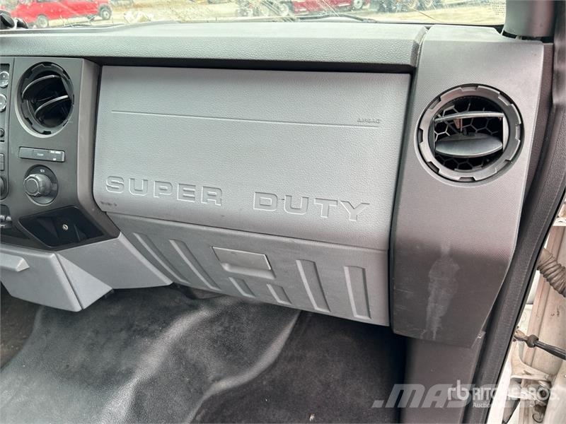 Ford F-450 Skříňová nástavba