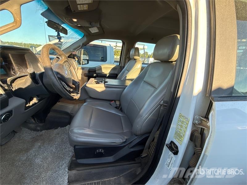 Ford F-450 Ciężarówki typu Platforma / Skrzynia