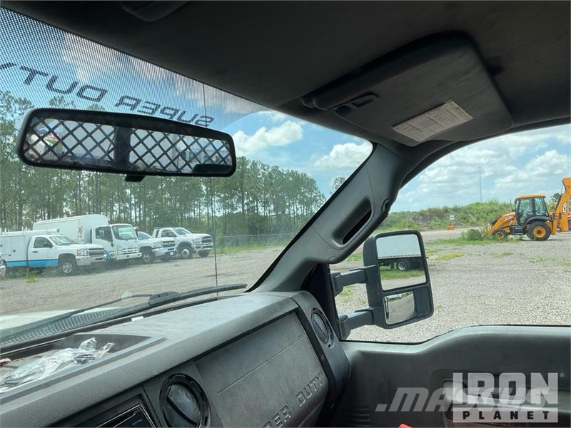 Ford F-450 Pritschenwagen/Pritschenwagen mit Seitenklappe