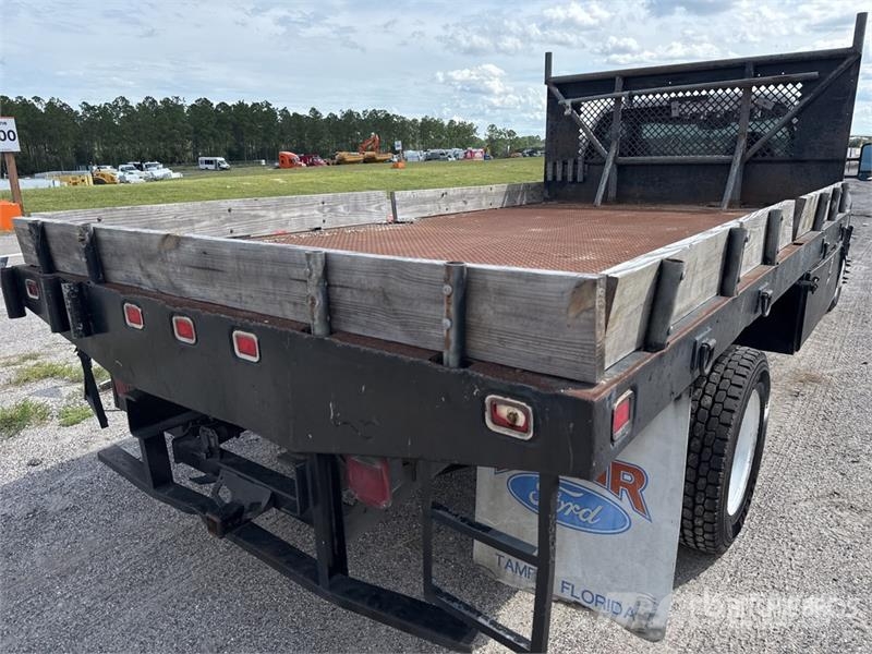 Ford F-450 Flatbed / Dropside trucks