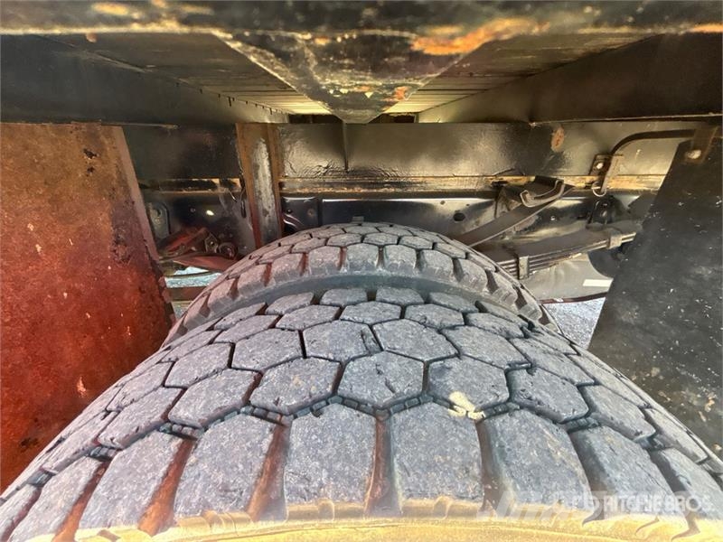 Ford F-450 Tovornjaki s kesonom/platojem