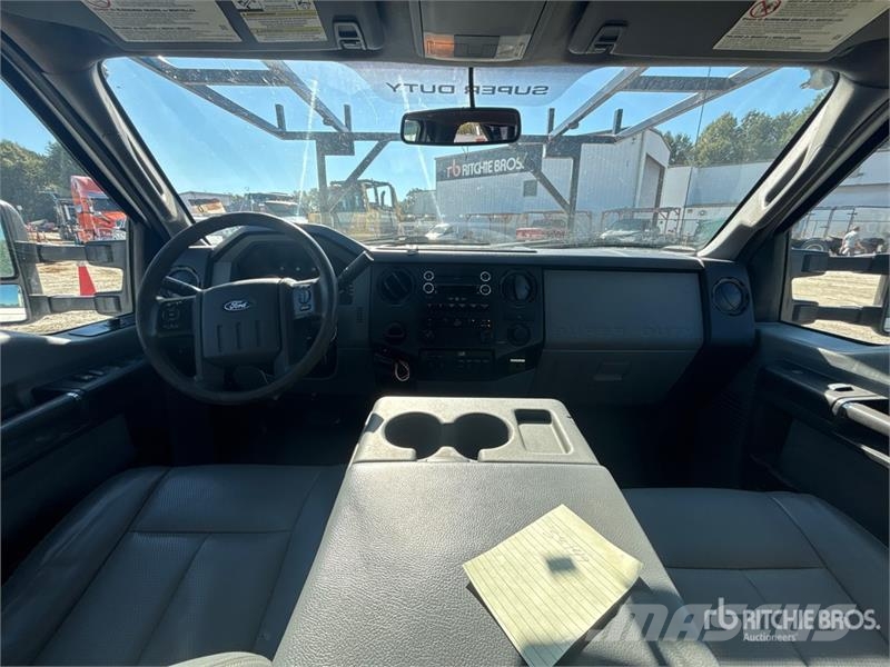 Ford F-450 Tovornjaki s kesonom/platojem