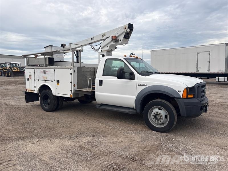 Ford F-450 المنصات الهوائية المثبتة على شاحنة