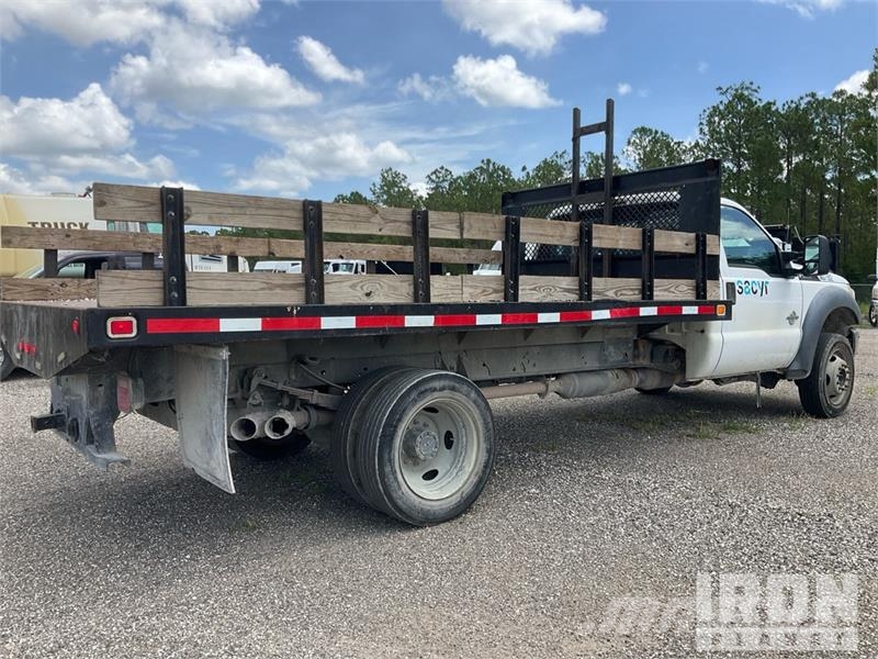 Ford F-450 Pritschenwagen/Pritschenwagen mit Seitenklappe