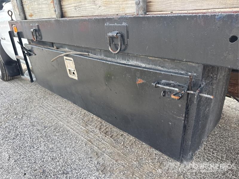 Ford F-450 Flatbed / Dropside trucks