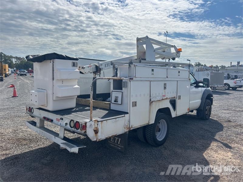 Ford F-450 المنصات الهوائية المثبتة على شاحنة