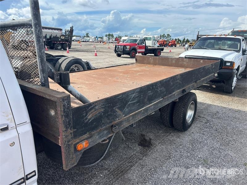Ford F-450 Flatbed / Dropside trucks